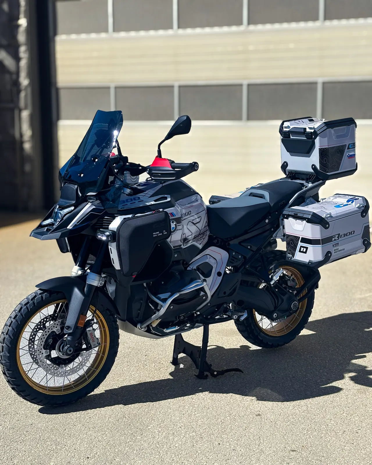 BMW R 1300 GS Adventure — full custom graphics kit by VTR Graphics